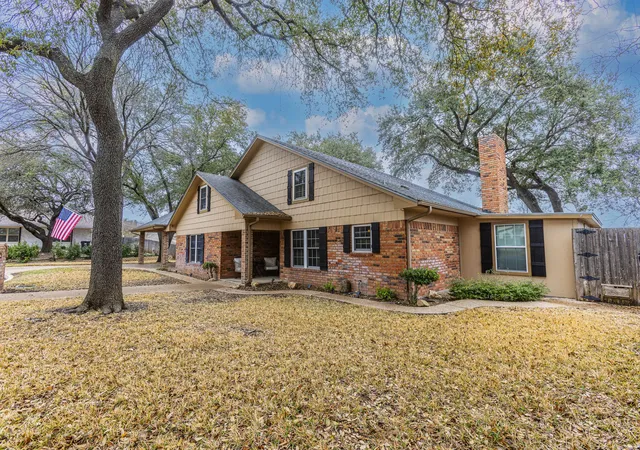 Homes for sale in Waco, TX | 5206 Chaparral Dr, Waco, TX 76710 | MLS# 21182957