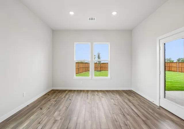 Photo 4 of Single family home for sale at 615 Landry Ln, Forney, TX 75126 | MLS# 21185675 | Listing updated on 2026-10-06