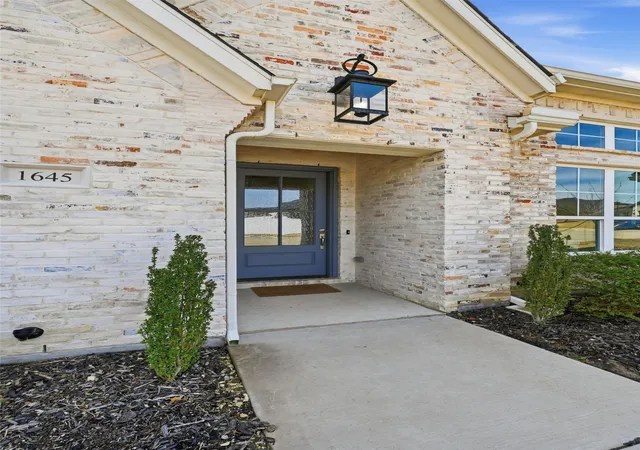 Photo 3 of Single family home for sale at 1645 Ethan Cir, Midlothian, TX 76065 | MLS# 21182412 | Listing updated on 2026-10-03
