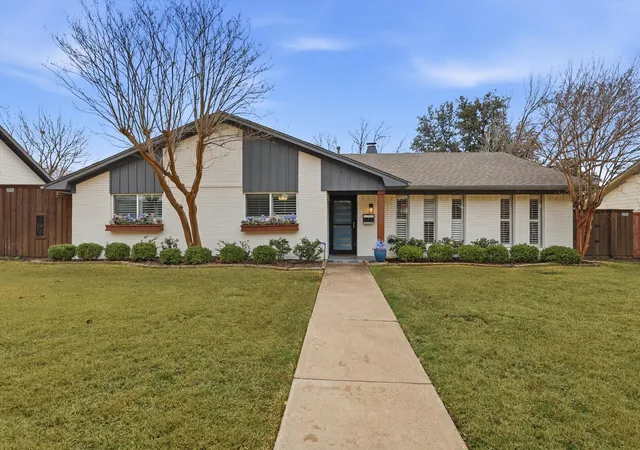 Photo 4 of Single family home for sale at 3132 Chapel Downs Dr, Dallas, TX 75229 | MLS# 21182587 | Listing updated on 2026-08-29