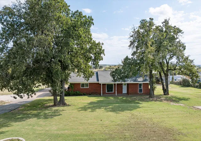 image of 2720 N Us 377, Stephenville, TX 76401 | MLS# 21185692
