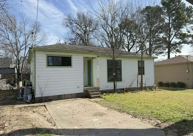 Photo 2 of Single family home for sale at 2204 Potter Rd, Seagoville, TX 75159 | MLS# 21185627 | Listing updated on 2026-07-27