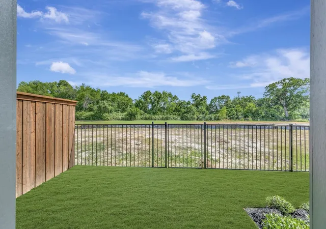2nd image of 5853 Water Bridge Ln, Fort Worth, TX 76109 | MLS# 21185813