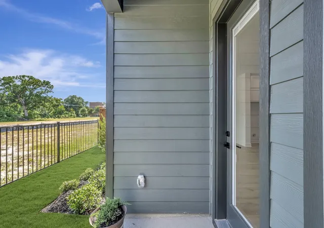 Photo 3 of Single family home for sale at 5853 Water Bridge Ln, Fort Worth, TX 76109 | MLS# 21185813 | Listing updated on 2026-08-24
