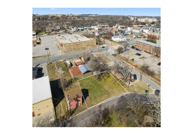 Photo 1 of Land for sale at 606 Wainwright St, Denton, TX 76201 | MLS# 21185424 | Listing updated on 2026-08-31