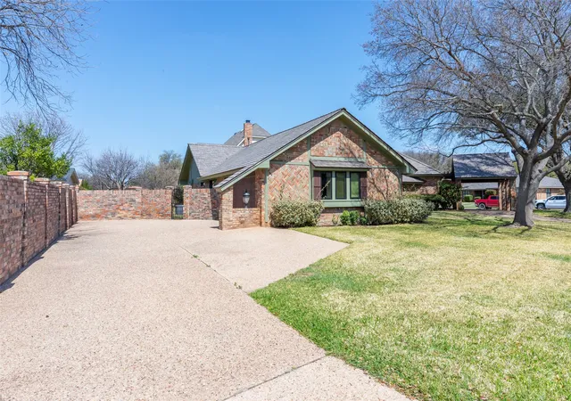 Photo 3 of Sale Pending at 50 Riviera Cir, Abilene, TX 79606 | MLS# 21184765 | Listing updated on 2026-07-19