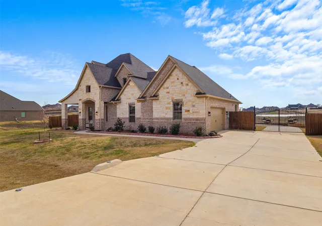 Homes for sale in Venus, TX | 140 Highgate Dr, Venus, TX 76084 | MLS# 21185995