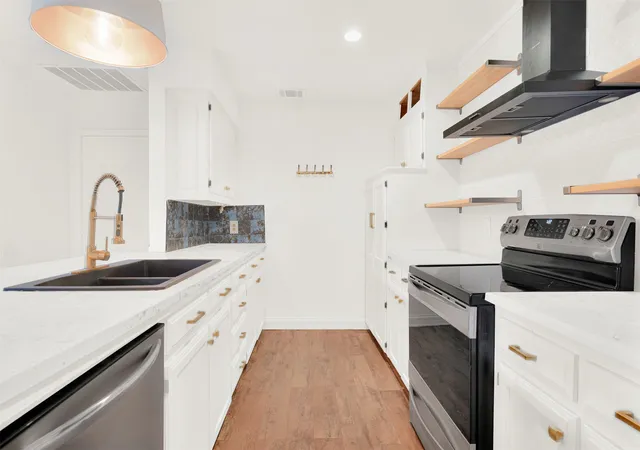 Photo 2 of Sale Pending at 3048 Airhaven St, Dallas, TX 75229 | MLS# 21186004 | Listing updated on 2026-08-04