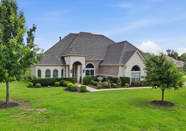 Photo 3 of Single family home for sale at 100 Lilyfield Dr, Allen, TX 75002 | MLS# 21181647 | Listing updated on 2026-08-19