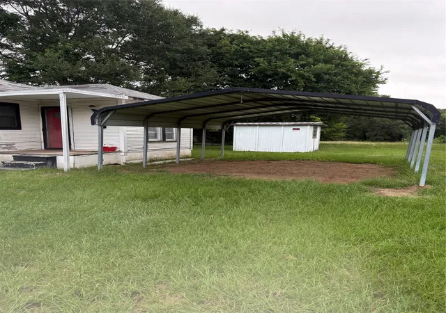 Photo 4 of Single family home for sale at 3061 Co Rd #4210, Athens, TX 75752 | MLS# 21184939 | Listing updated on 2026-10-05