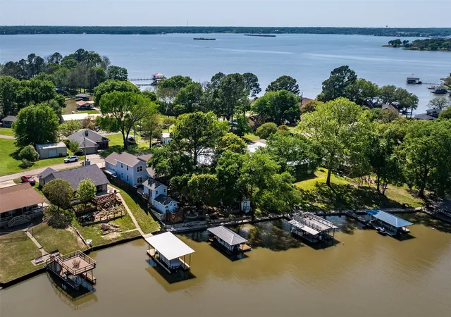 Homes for sale in Gun Barrel City, TX | 122 Redondo Dr, Gun Barrel City, TX 75156 | MLS# 21184705