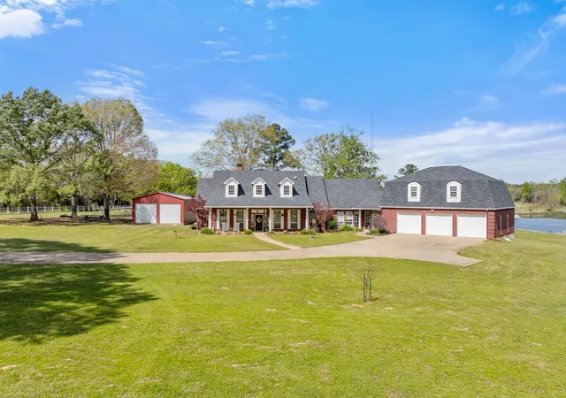 Homes for sale in Flint, TX | 15080 County Road 1104, Flint, TX 75762 | MLS# 21180272