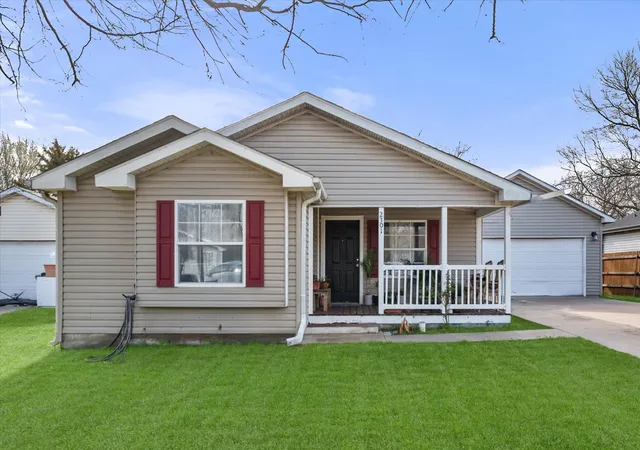 Manufactured home for sale at 2301 W 13Th Ave, Corsicana, TX 75110 | MLS# 21184756