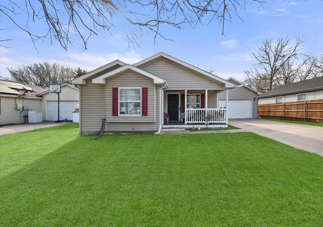Photo 29 of Manufactured home for sale at 2301 W 13th Ave, Corsicana, TX 75110 | MLS# 21184756 | Listing updated on 2026-07-21