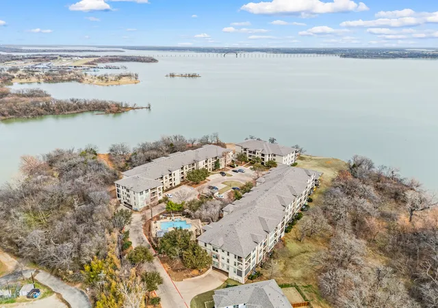 Homes for sale in Lake Dallas, TX | 500 Waters Edge Drive, Lake Dallas, TX 75065 | Houzeo