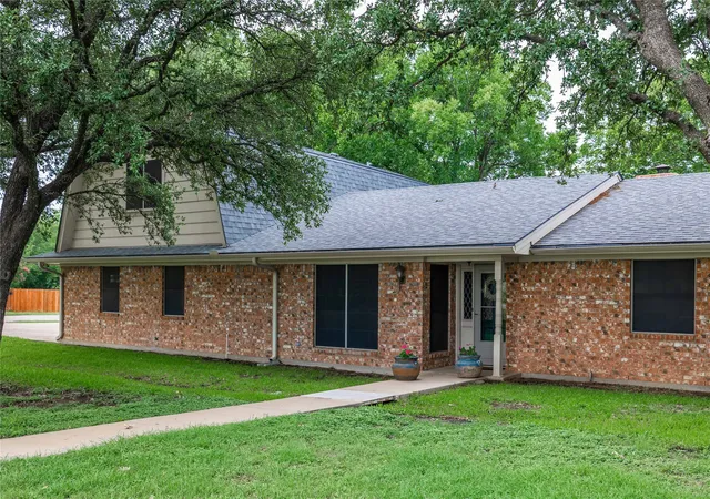 Photo 2 of Sale Pending at 4700 Oak Ridge Dr, Brownwood, TX 76801 | MLS# 21186483 | Listing updated on 2026-07-27