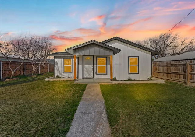 Homes for sale in Valley Mills, TX | 108 E 9th St, Valley Mills, TX 76689 | MLS# 21186358