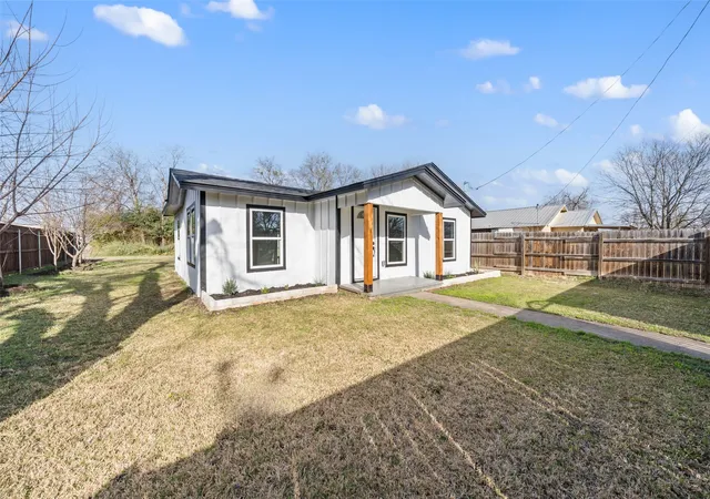 Homes for sale in Valley Mills, TX | 108 E 9th St, Valley Mills, TX 76689 | MLS# 21186358