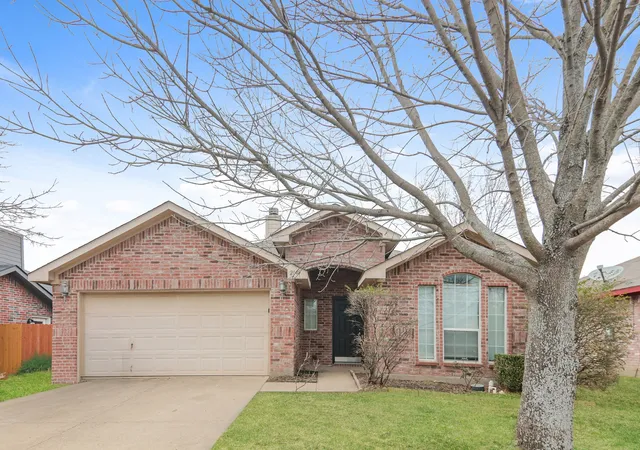 Homes for sale in Dallas, TX | 2049 Hollow Creek Dr, Dallas, TX 75253 | MLS# 21185048