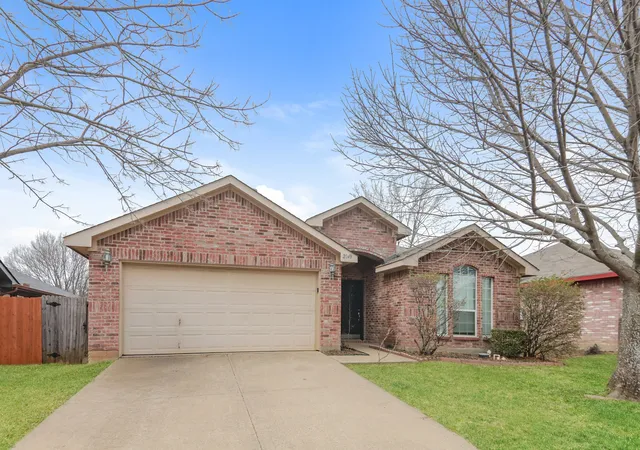Homes for sale in Dallas, TX | 2049 Hollow Creek Dr, Dallas, TX 75253 | MLS# 21185048