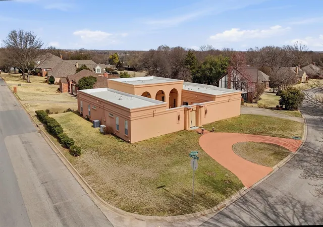 Photo 1 of Single family home for sale at 2613 W Cascade Dr, Sherman, TX 75092 | MLS# 21186277 | Listing updated on 2026-09-01