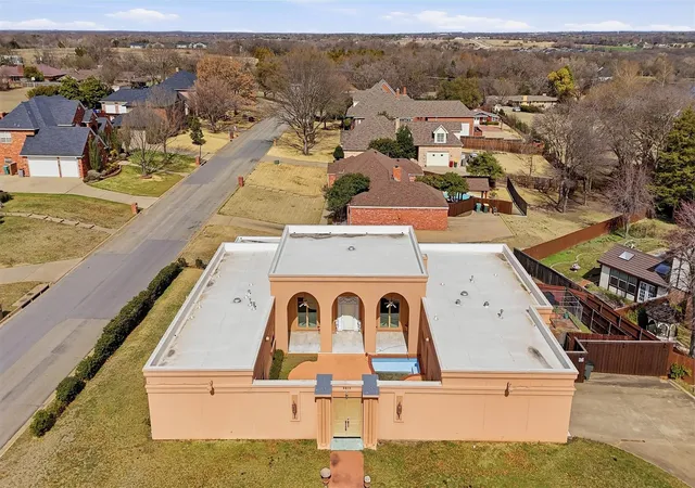 Photo 2 of Single family home for sale at 2613 W Cascade Dr, Sherman, TX 75092 | MLS# 21186277 | Listing updated on 2026-09-01