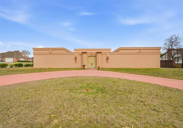 Photo 3 of Single family home for sale at 2613 W Cascade Dr, Sherman, TX 75092 | MLS# 21186277 | Listing updated on 2026-09-01