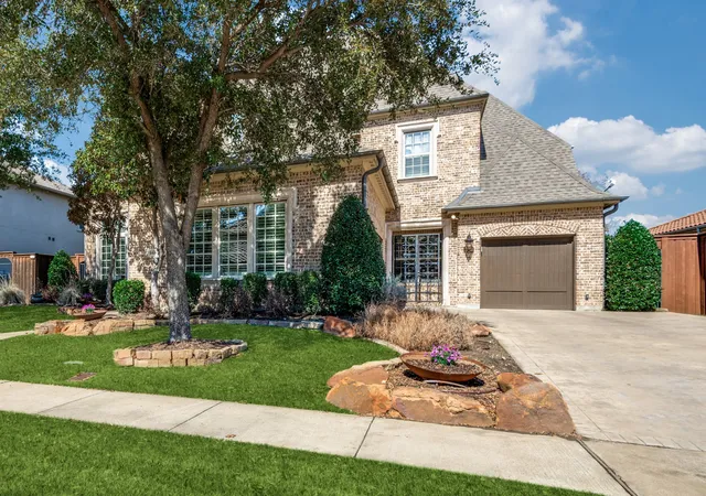 Homes for sale in Irving, TX | 647 Fountainview Dr, Irving, TX 75039 | MLS# 21185838