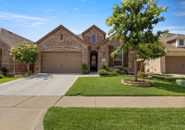 Photo 1 of Single family home for sale at 1609 Canter Ct, Aubrey, TX 76227 | MLS# 21185648 | Listing updated on 2026-10-08