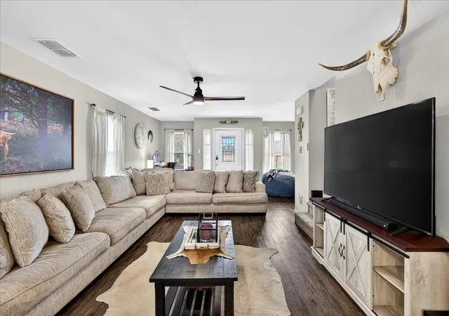 Photo 3 of Single family home for sale at 105 Brooks St, Terrell, TX 75160 | MLS# 21180575 | Listing updated on 2026-10-01