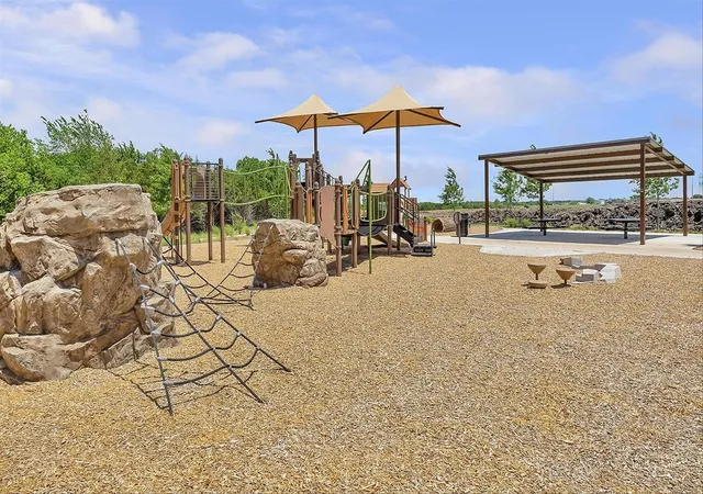 2nd image of 411 Sedgwick Dr, Royse City, TX 75189 | MLS# 21186813