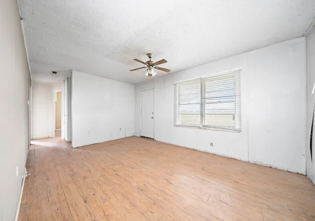 Photo 2 of Single family home for sale at 895 Hcr 2452 N, Hillsboro, TX 76645 | MLS# 21184649 | Listing updated on 2026-08-31