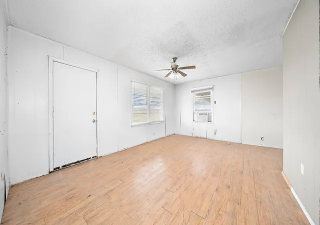 Photo 3 of Single family home for sale at 895 Hcr 2452 N, Hillsboro, TX 76645 | MLS# 21184649 | Listing updated on 2026-08-31