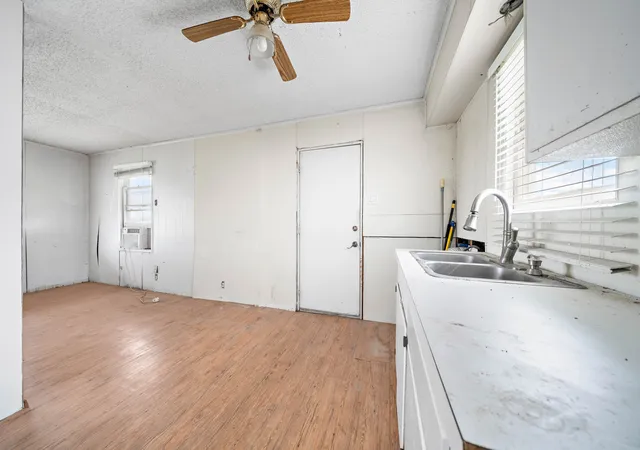 Photo 4 of Single family home for sale at 895 Hcr 2452 N, Hillsboro, TX 76645 | MLS# 21184649 | Listing updated on 2026-08-31