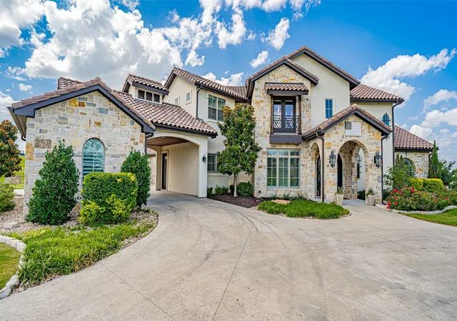 Photo 2 of Mansion for sale at 195 Angelina Dr, Aledo, TX 76008 | MLS# 21185948 | Listing updated on 2026-07-24