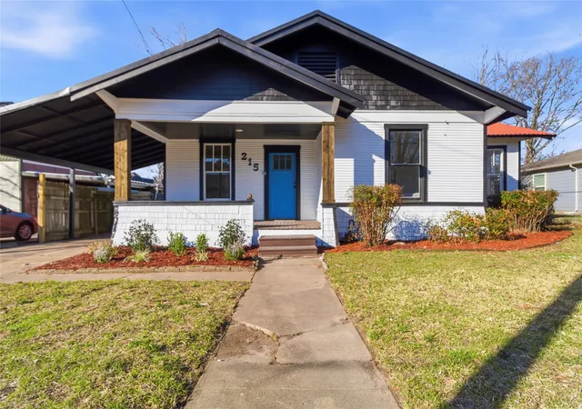 Photo 1 of Sale Pending at 215 E 12th St, Bonham, TX 75418 | MLS# 21187258 | Listing updated on 2026-07-16