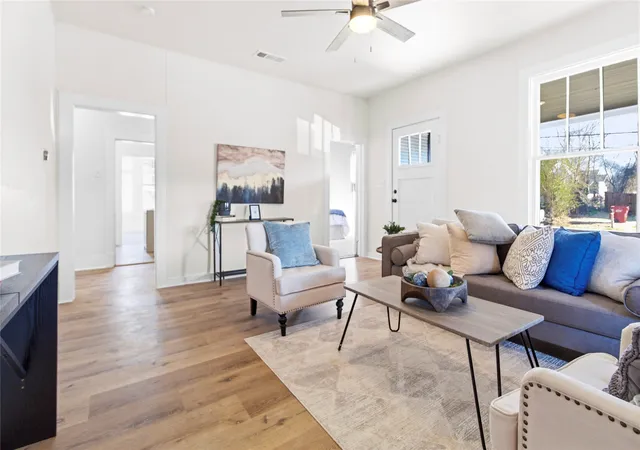 Photo 4 of Sale Pending at 215 E 12Th St, Bonham, TX 75418 | MLS# 21187258 | Listing updated on 2026-07-16