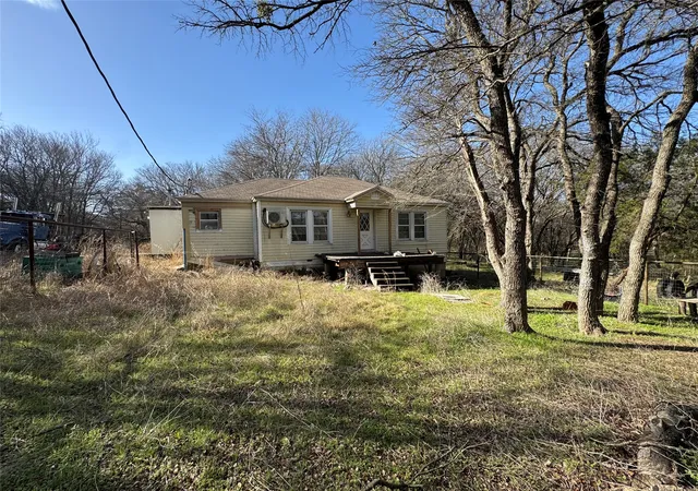 Homes for sale in Cresson, TX | 329 S Skyline Ct, Cresson, TX 76035 | MLS# 21182574