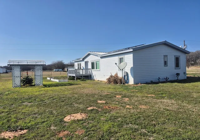 Homes for sale in Gholson, TX | 438 Silver River Rd, Gholson, TX 76705 | MLS# 21187202