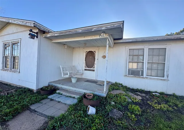 Photo 3 of Single family home for sale at 620 5th St, Hawley, TX 79525 | MLS# 21187377 | Listing updated on 2026-09-30