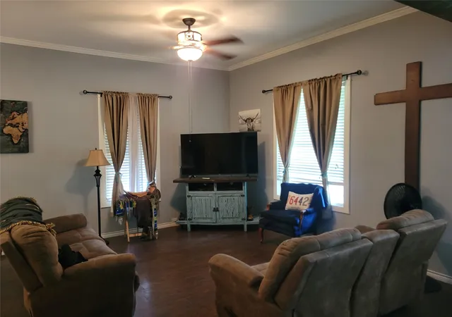 Photo 4 of Single family home for sale at 706 W Wrights Ave, Comanche, TX 76442 | MLS# 21187381 | Listing updated on 2026-07-08