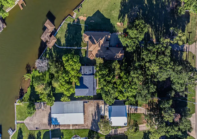 Photo 2 of Single family home for sale at 1712 Island Village Ct, Granbury, TX 76048 | MLS# 21179889 | Listing updated on 2026-10-02
