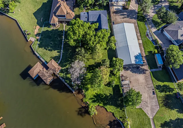 Photo 3 of Single family home for sale at 1712 Island Village Ct, Granbury, TX 76048 | MLS# 21179889 | Listing updated on 2026-10-02
