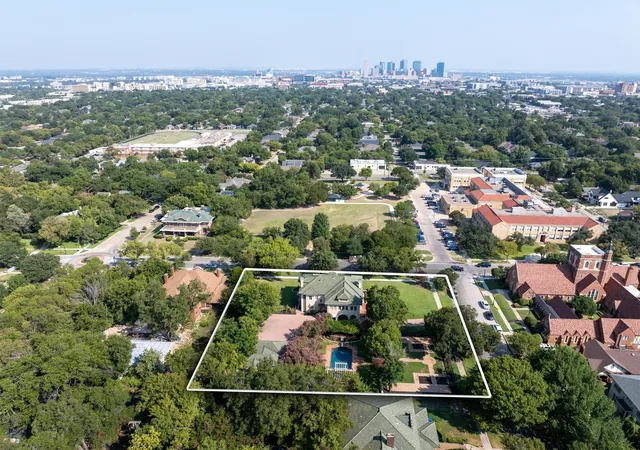 Homes for sale in Fort Worth, TX | 1001 Elizabeth Blvd, Fort Worth, TX 76110 | MLS# 21182608