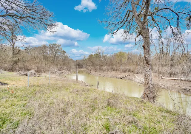 Homes for sale in Hillsboro, TX | 160 Private Road 481, Hillsboro, TX 76645 | MLS# 21178196