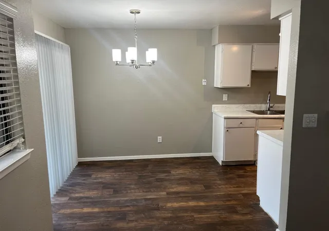 4th image of 1122 Millview Dr #604, Arlington, TX 76012 | MLS# 21187662