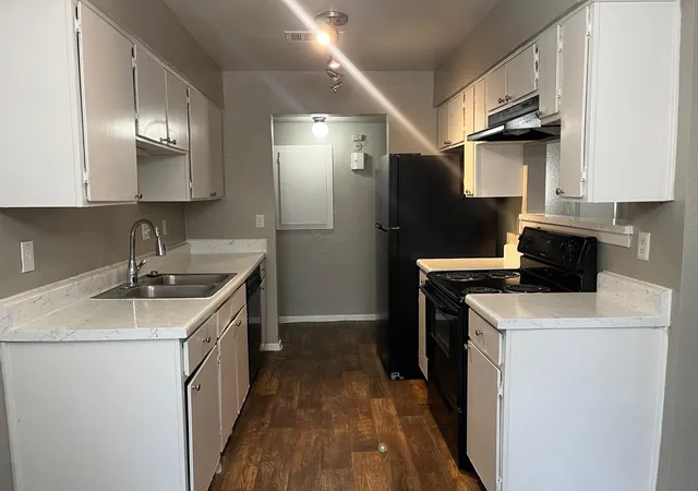 5th image of 1122 Millview Dr #604, Arlington, TX 76012 | MLS# 21187662
