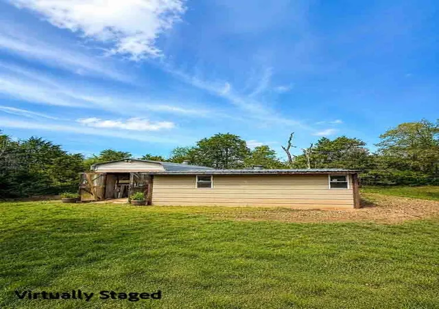 Photo 3 of Single family home for sale at 1007 Private Road 2002, Paige, TX 78659 | MLS# 21187683 | Listing updated on 2026-09-29