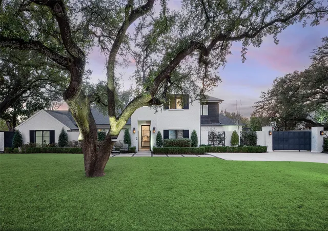 Photo 1 of Mansion for sale at 11219 Leachman Cir, Dallas, TX 75229 | MLS# 21185723 | Listing updated on 2026-08-24