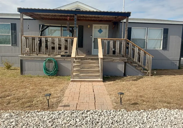 Photo 2 of Manufactured home for sale at 1001 Elizabeth, Coleman, TX 76834 | MLS# 21187897 | Listing updated on 2026-08-14